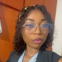Apie Julie Pascale Niangoran