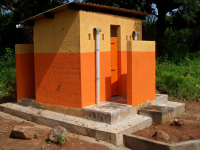 Réhabilitation du bloc de latrine du CS de Kobikoro - Faranah - EERP - 2015