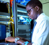 Maintenance informatique, réseaux et développement web