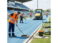 Nettoyage mécanique et manuel de pistes