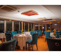 Restaurants & Bars