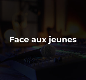 Face aux jeunes