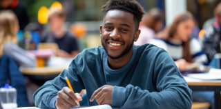 Différence entre universités publiques et privées au Togo