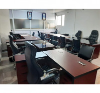 Différents choix de Bureau en bois et vitré. Avec retour et caisson